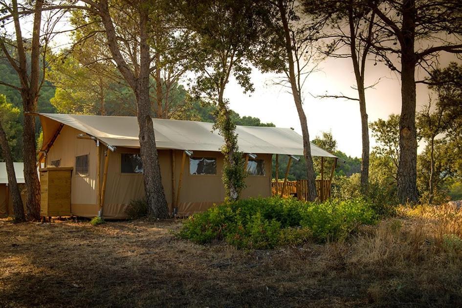 Hostal La Salut De Terrades Екстериор снимка