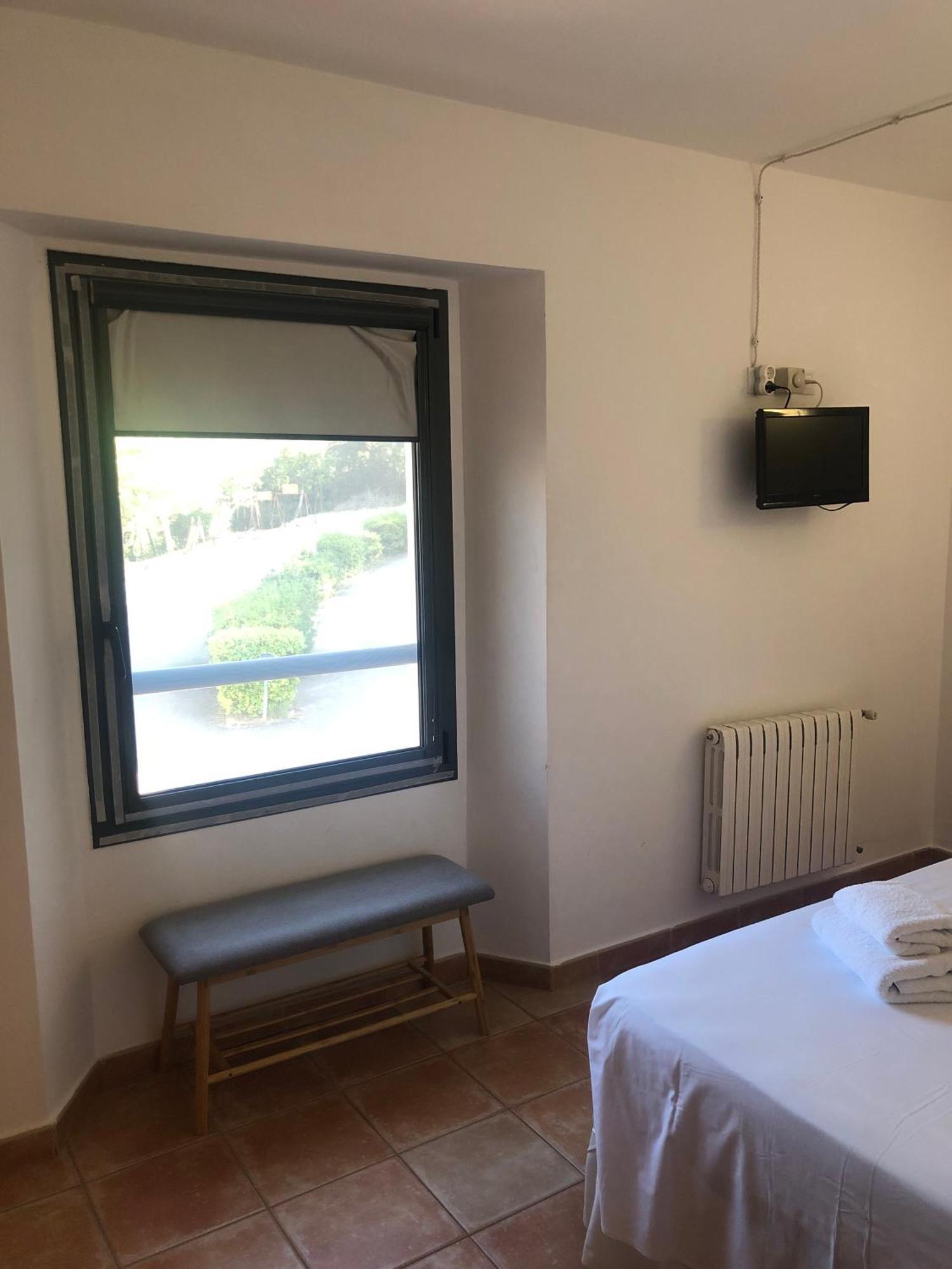 Hostal La Salut De Terrades Екстериор снимка