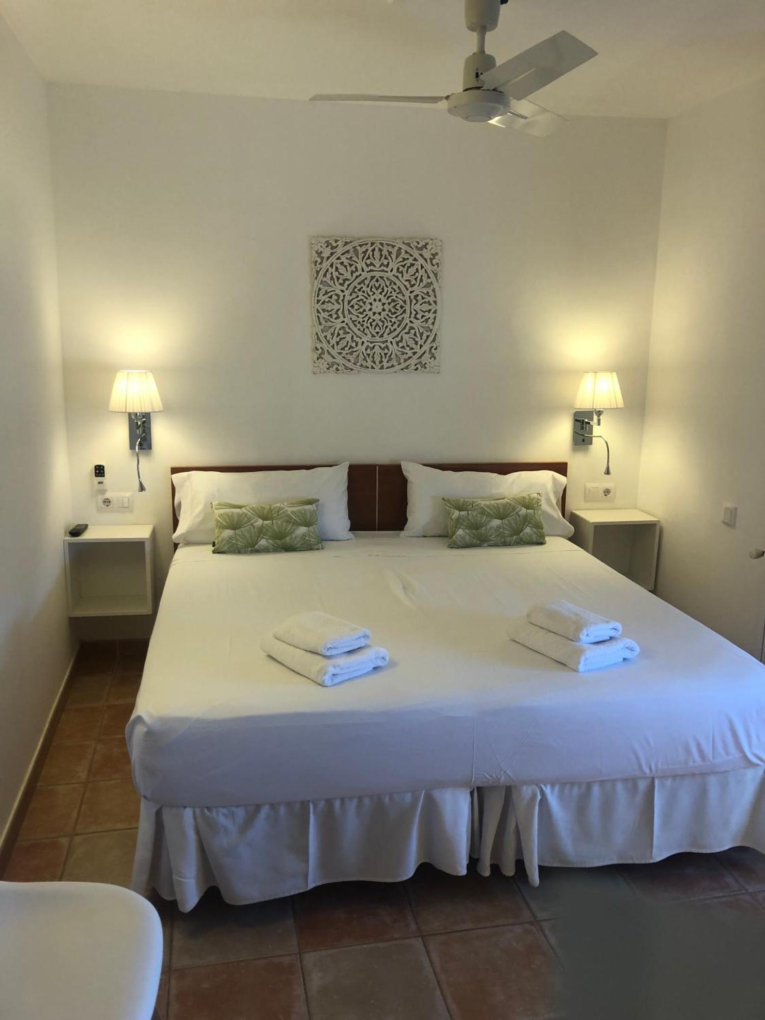Hostal La Salut De Terrades Екстериор снимка